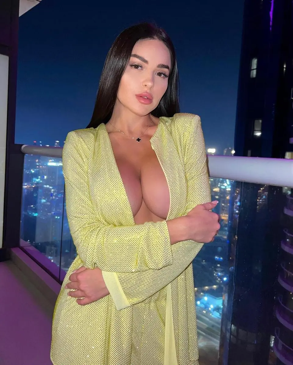 Ellie escort in London