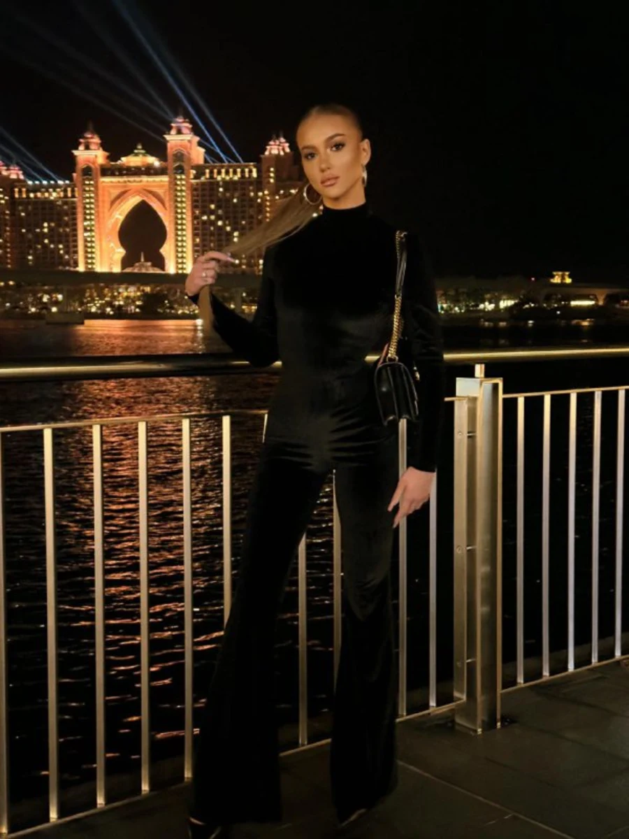 Jasia escort in London
