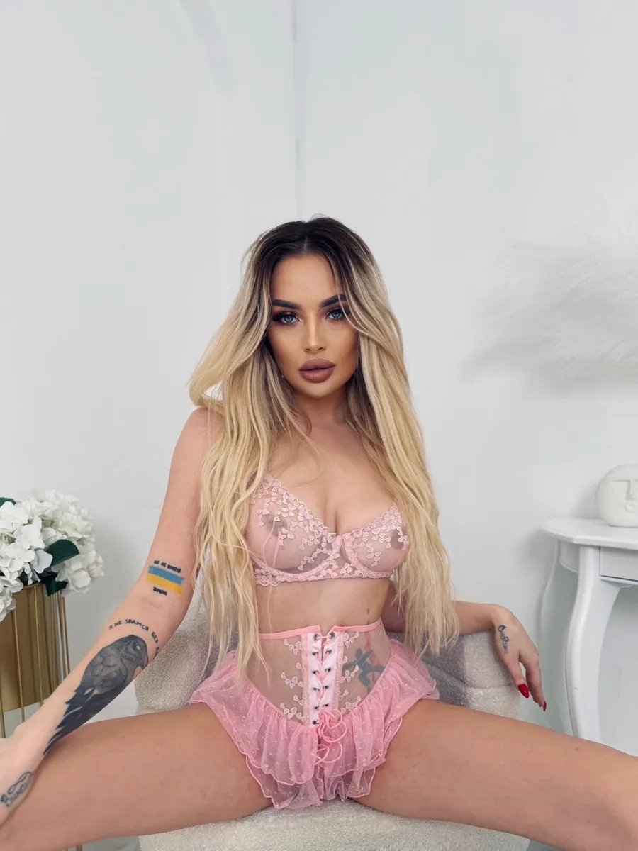 Stasy escort in London